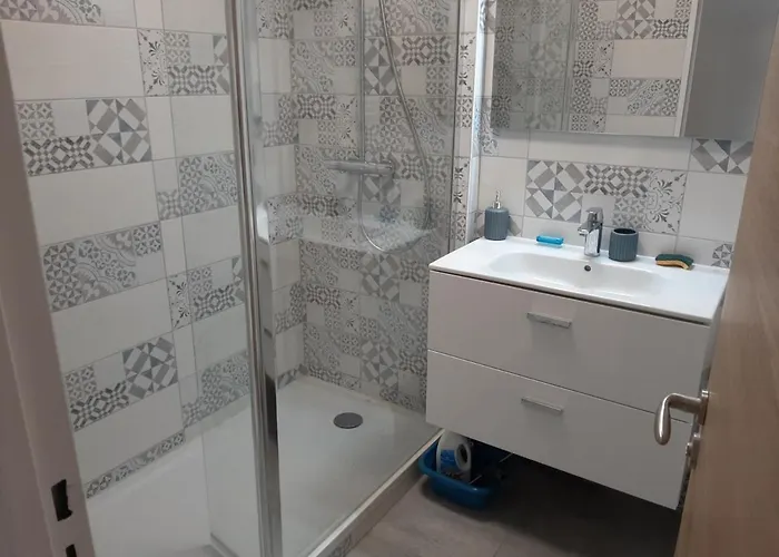 T3 Renove A 10 Min Du Centre-ville Avec Balcon, Garage Et Wifi A - Fr-1-239-584 Apartman *